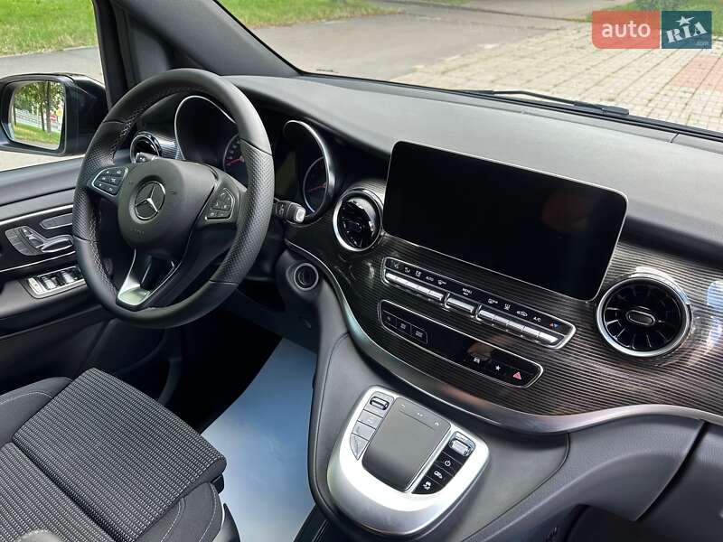 Минивэн Mercedes-Benz V-Class 2023 в Киеве фото 11 Минивэн Mercedes-Benz V-Class 2023 в Киеве