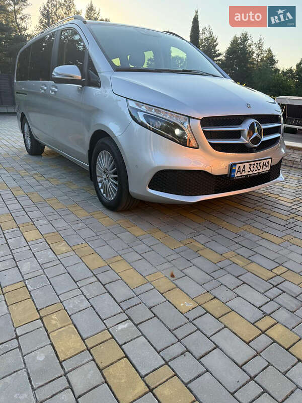 Мінівен Mercedes-Benz V-Class 2020 в Києві