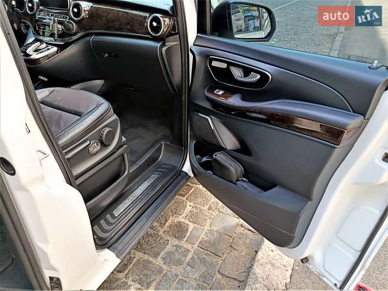 Мінівен Mercedes-Benz V-Class 2015 в Одесі