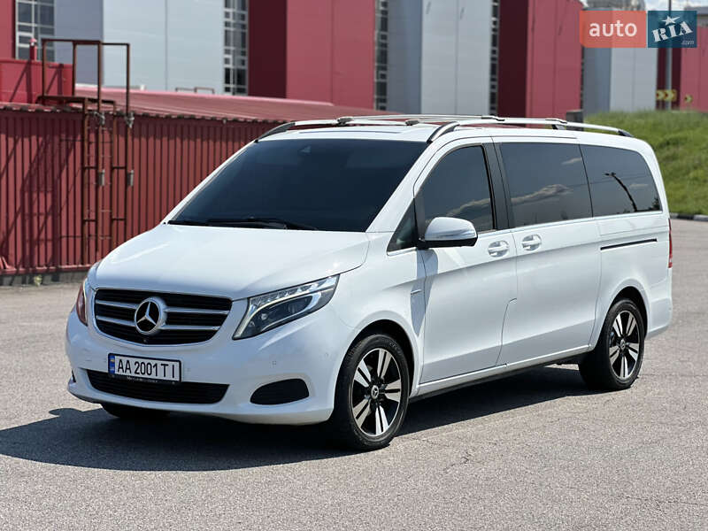 Минивэн Mercedes-Benz V-Class 2016 в 