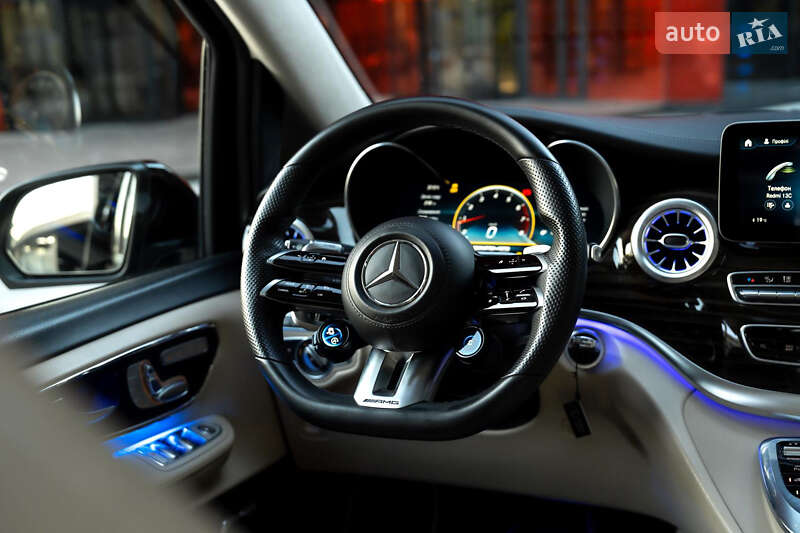 Мінівен Mercedes-Benz V-Class 2020 в Києві