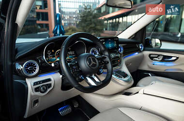 Мінівен Mercedes-Benz V-Class 2020 в Києві