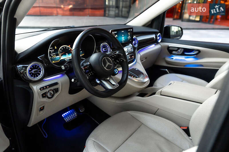 Мінівен Mercedes-Benz V-Class 2020 в Києві