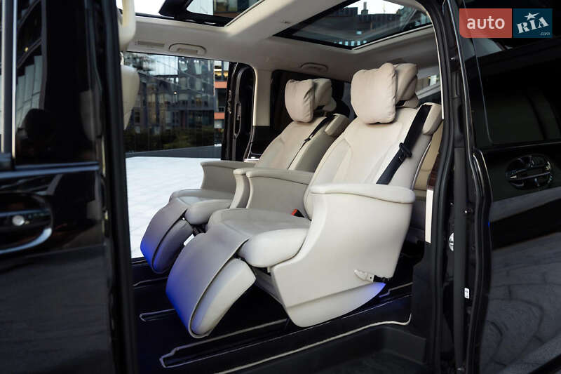 Мінівен Mercedes-Benz V-Class 2020 в Києві