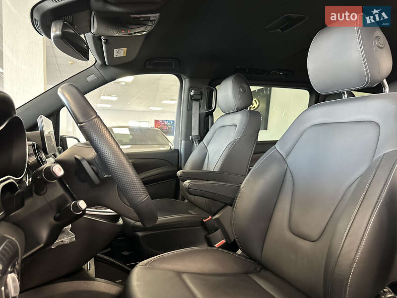 Минивэн Mercedes-Benz V-Class 2023 в Киеве фото 11 Минивэн Mercedes-Benz V-Class 2023 в Киеве