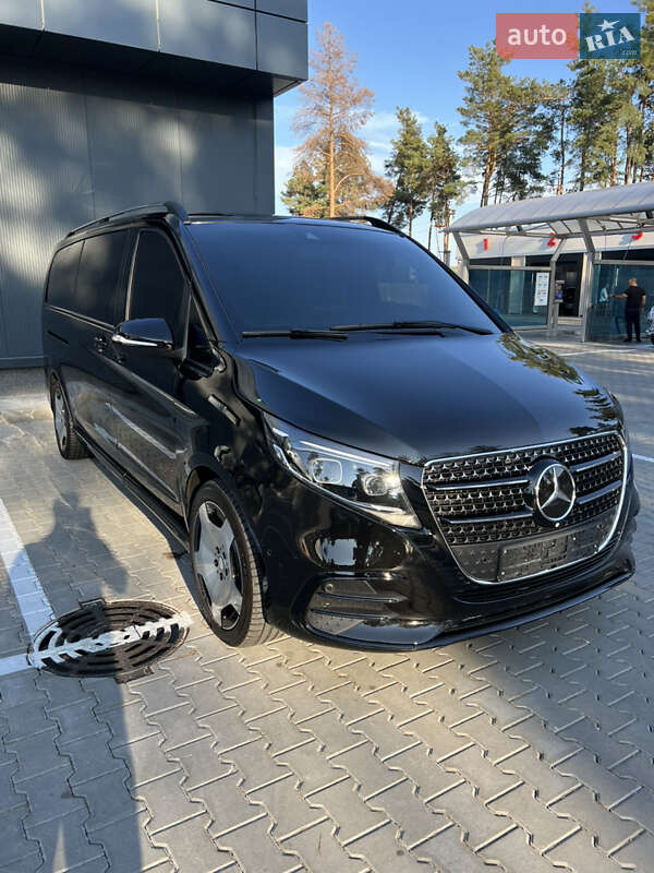 Минивэн Mercedes-Benz V-Class 2015 в Киеве