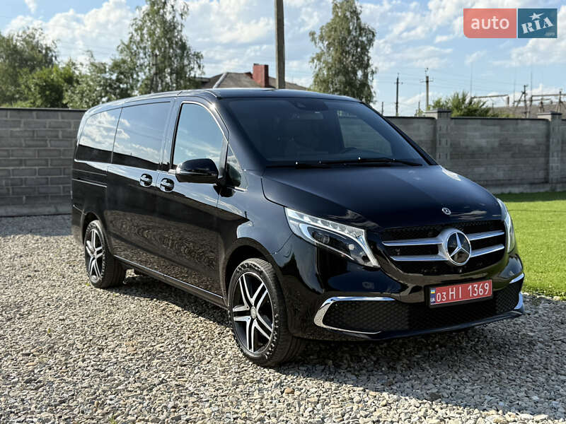 Минивэн Mercedes-Benz V-Class 2022 в 