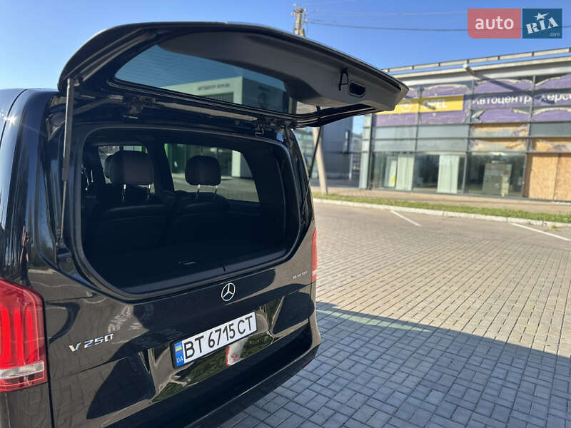 Минивэн Mercedes-Benz V-Class 2015 в Херсоне