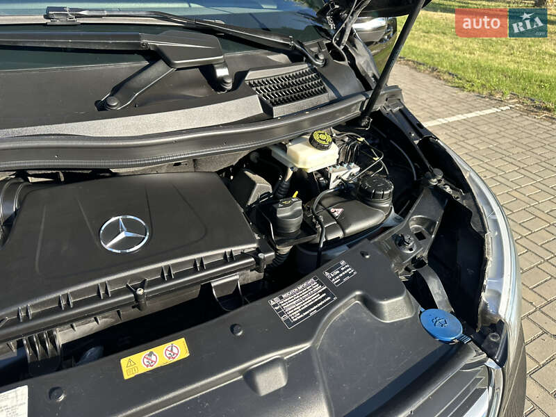 Минивэн Mercedes-Benz V-Class 2015 в Херсоне