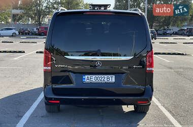 Минивэн Mercedes-Benz V-Class 2018 в 