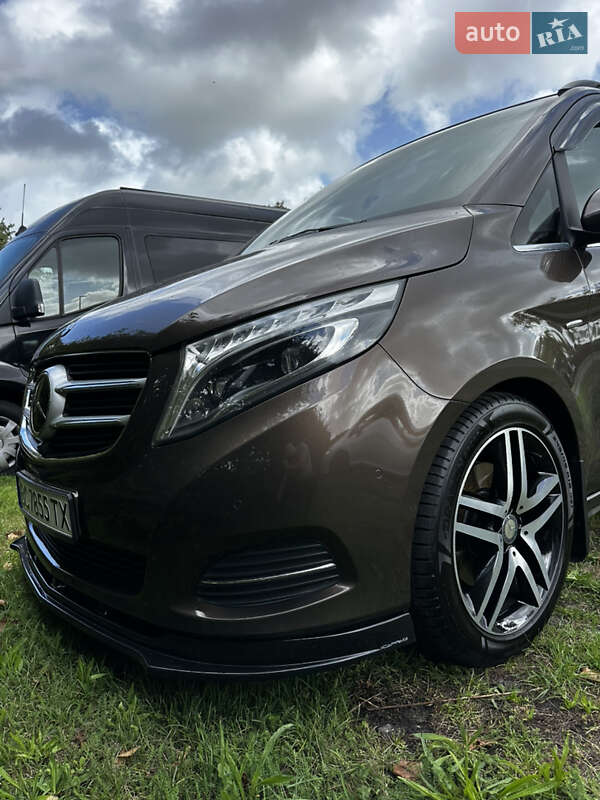 Mercedes-Benz V-Class 2016