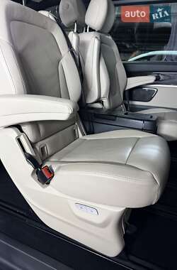 Минивэн Mercedes-Benz V-Class 2019 в 