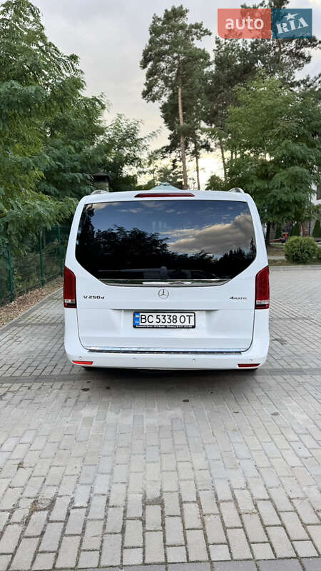 Мінівен Mercedes-Benz V-Class 2016 в Києві фото 9 Мінівен Mercedes-Benz V-Class 2016 в Києві