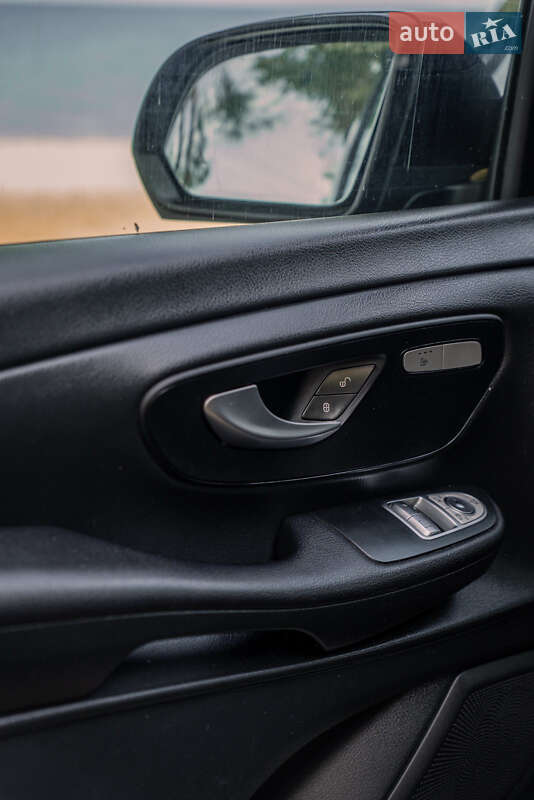 Минивэн Mercedes-Benz V-Class 2017 в Черновцах