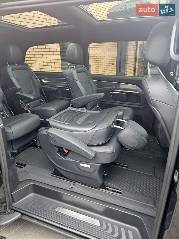 Мінівен Mercedes-Benz V-Class 2020 в Вінниці фото 29 Мінівен Mercedes-Benz V-Class 2020 в Вінниці