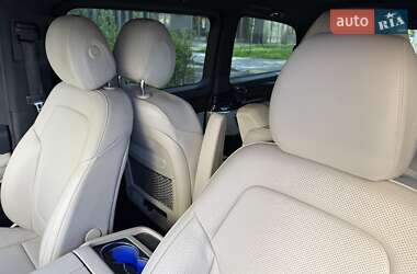 Минивэн Mercedes-Benz V-Class 2019 в 