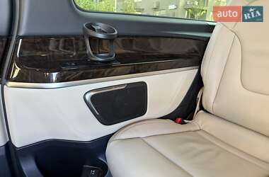 Минивэн Mercedes-Benz V-Class 2019 в 