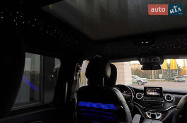 Минивэн Mercedes-Benz V-Class 2016 в 