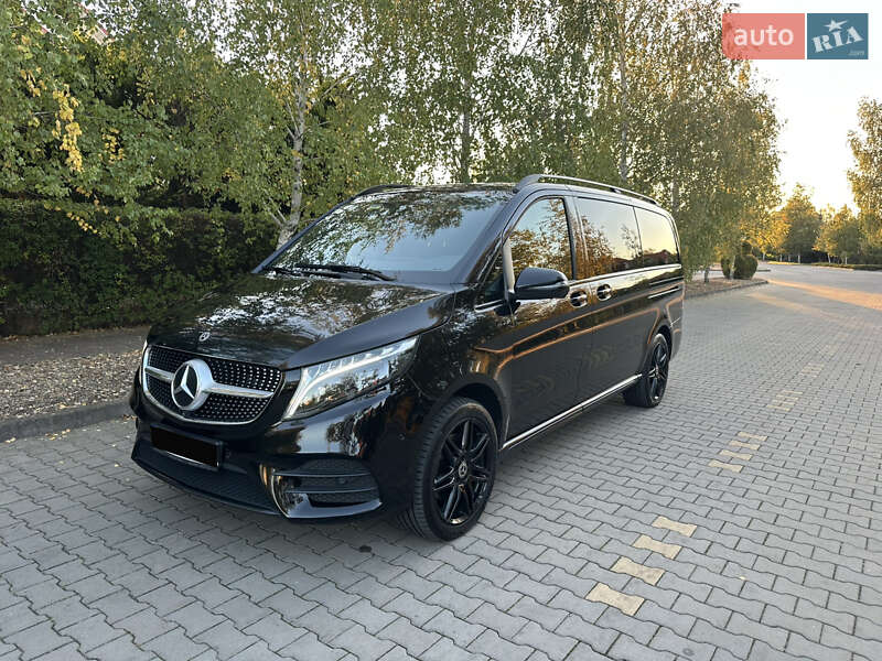 Минивэн Mercedes-Benz V-Class 2023 в 