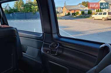 Мінівен Mercedes-Benz V-Class 2021 в 