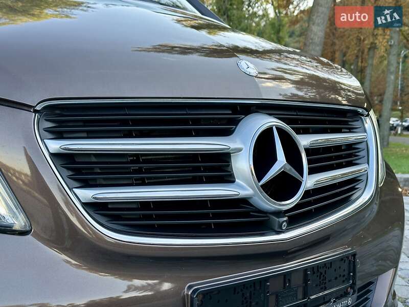 Мінівен Mercedes-Benz V-Class 2016 в Києві