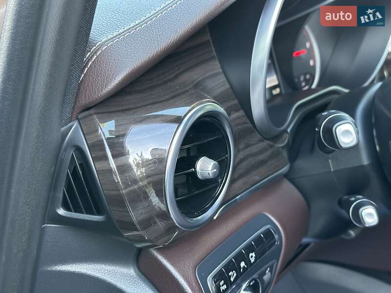 Мінівен Mercedes-Benz V-Class 2016 в Києві