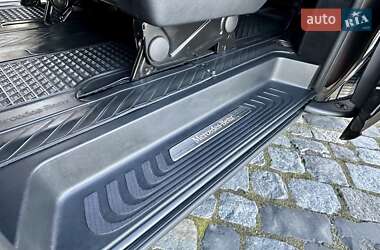 Минивэн Mercedes-Benz V-Class 2016 в 
