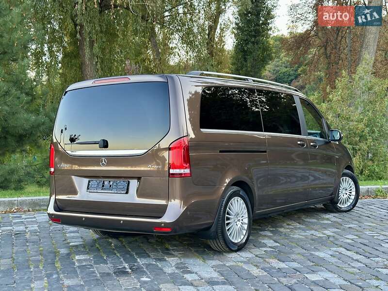 Мінівен Mercedes-Benz V-Class 2016 в Києві