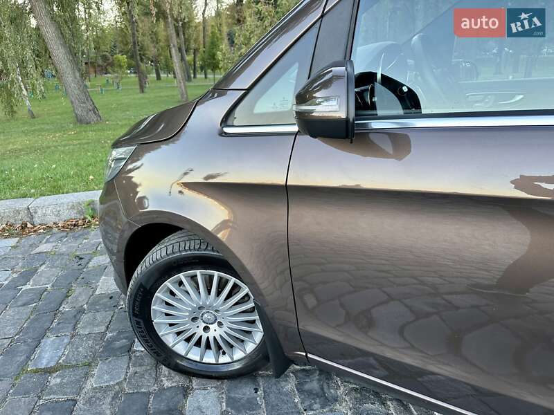 Мінівен Mercedes-Benz V-Class 2016 в Києві