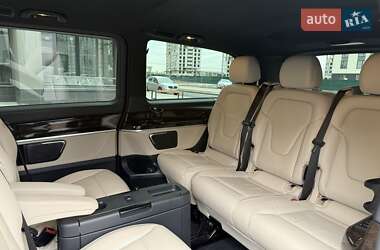 Минивэн Mercedes-Benz V-Class 2018 в 