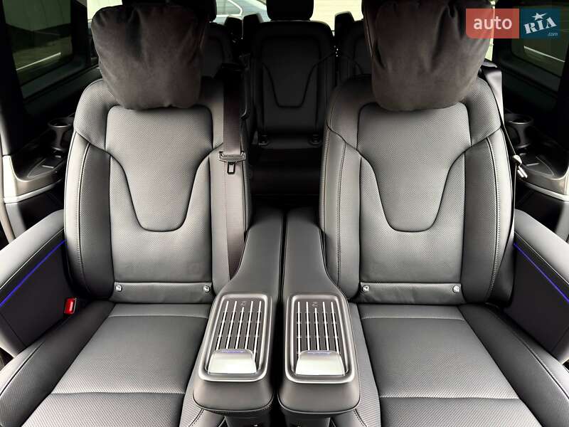 Минивэн Mercedes-Benz V-Class 2025 в Киеве