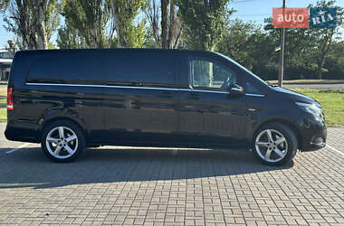 Минивэн Mercedes-Benz V-Class 2015 в  фото 9 Минивэн Mercedes-Benz V-Class 2015 в