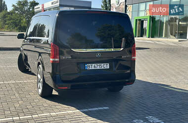 Минивэн Mercedes-Benz V-Class 2015 в  фото 15 Минивэн Mercedes-Benz V-Class 2015 в