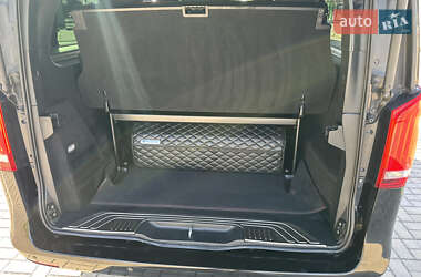 Минивэн Mercedes-Benz V-Class 2015 в  фото 40 Минивэн Mercedes-Benz V-Class 2015 в
