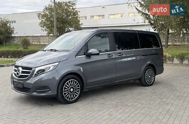 Минивэн Mercedes-Benz V-Class 2017 в 