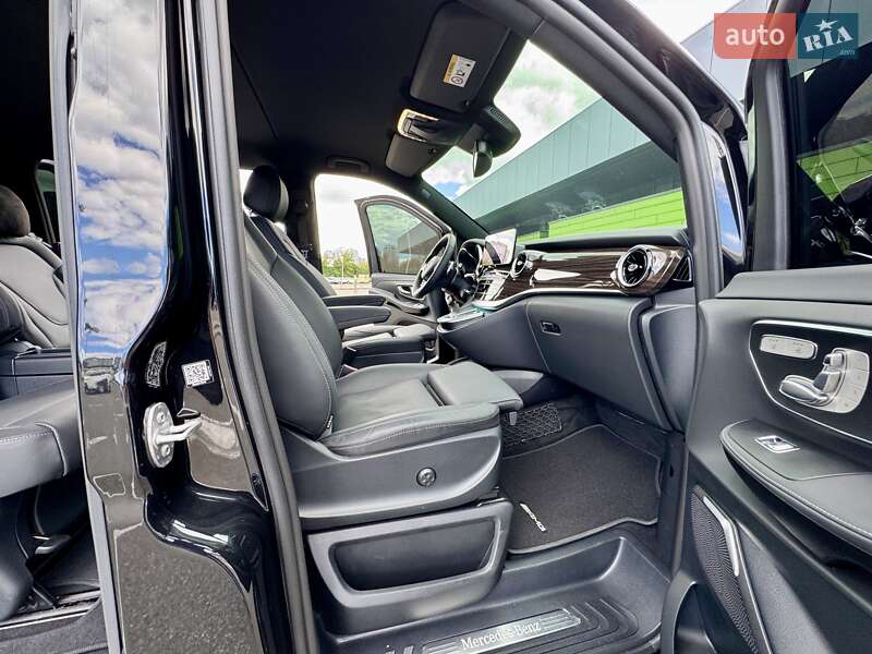 Мінівен Mercedes-Benz V-Class 2023 в Києві