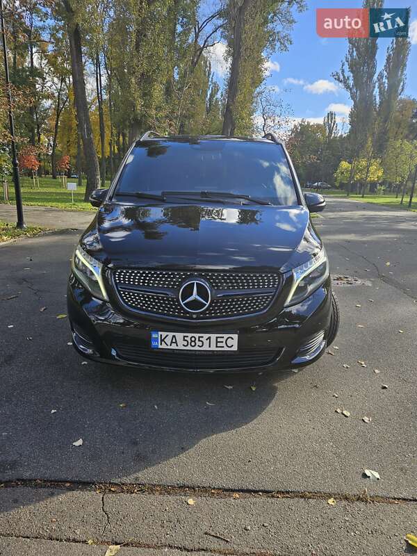 Минивэн Mercedes-Benz V-Class 2017 в Киеве