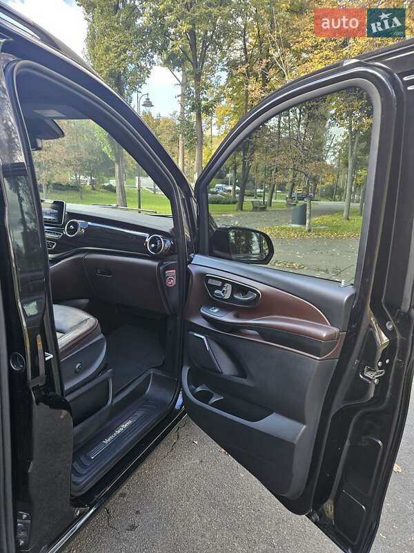 Минивэн Mercedes-Benz V-Class 2017 в Киеве