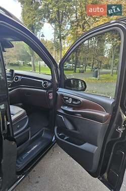 Минивэн Mercedes-Benz V-Class 2017 в 