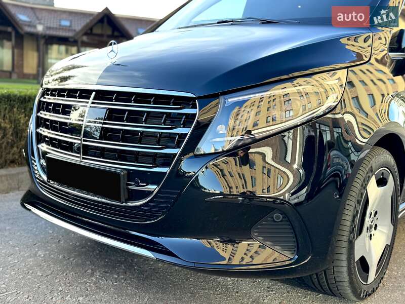 Минивэн Mercedes-Benz V-Class 2025 в Киеве
