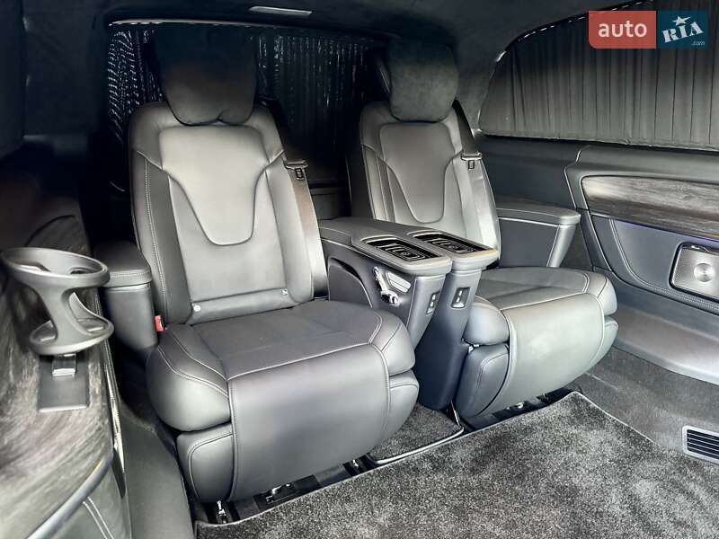 Минивэн Mercedes-Benz V-Class 2025 в Киеве
