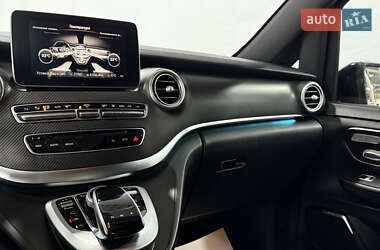 Мінівен Mercedes-Benz V-Class 2017 в  фото 47 Мінівен Mercedes-Benz V-Class 2017 в