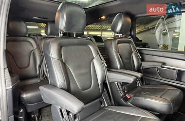 Мінівен Mercedes-Benz V-Class 2017 в  фото 54 Мінівен Mercedes-Benz V-Class 2017 в