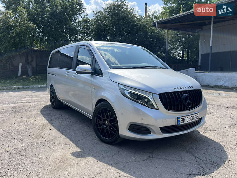 Мінівен Mercedes-Benz V-Class 2016 в Рівному