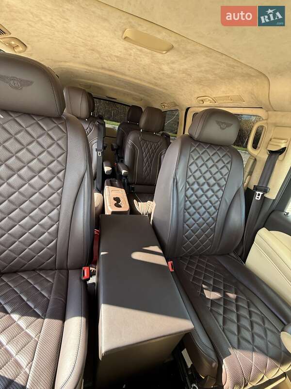 Мінівен Mercedes-Benz V-Class 2023 в Чернівцях