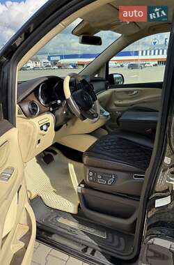 Мінівен Mercedes-Benz V-Class 2023 в 