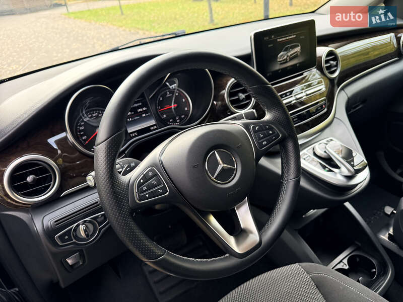 Минивэн Mercedes-Benz V-Class 2017 в Киеве