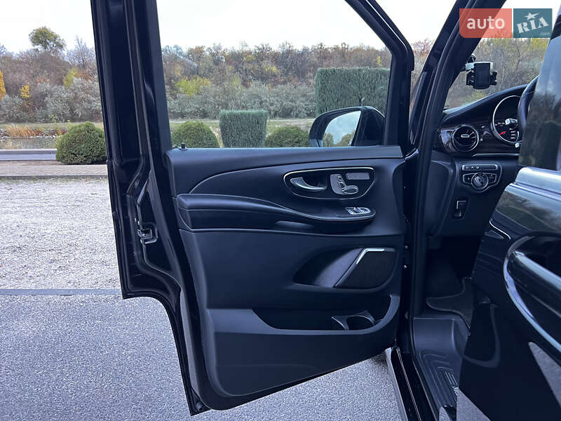 Мінівен Mercedes-Benz V-Class 2021 в Дніпрі