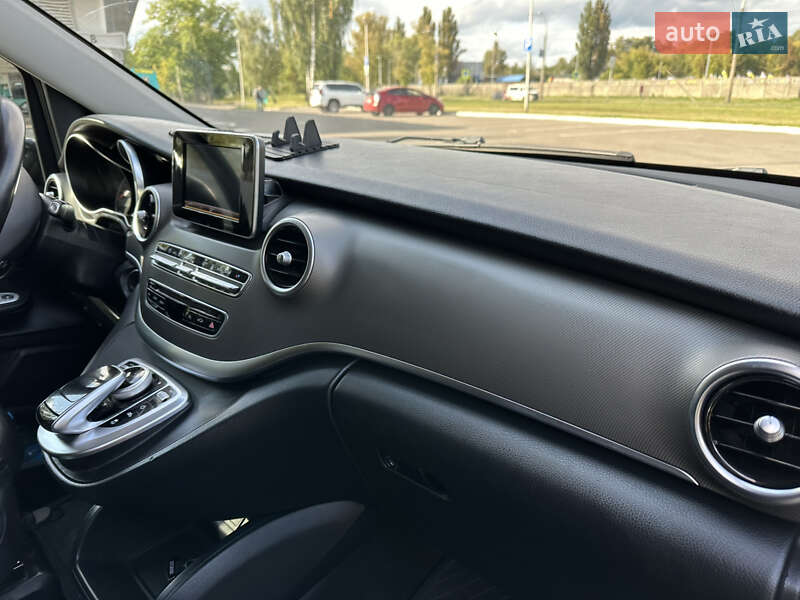 Минивэн Mercedes-Benz V-Class 2017 в Киеве фото 12 Минивэн Mercedes-Benz V-Class 2017 в Киеве