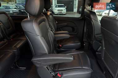 Минивэн Mercedes-Benz V-Class 2017 в 